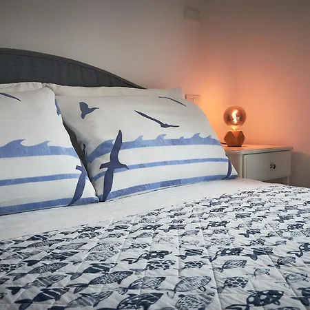 Archway Nine Apartment