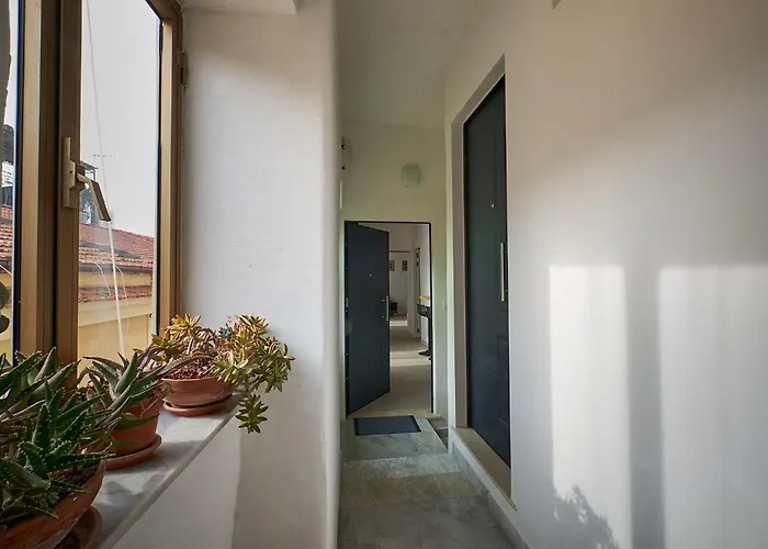 Archway Nine Sorrento